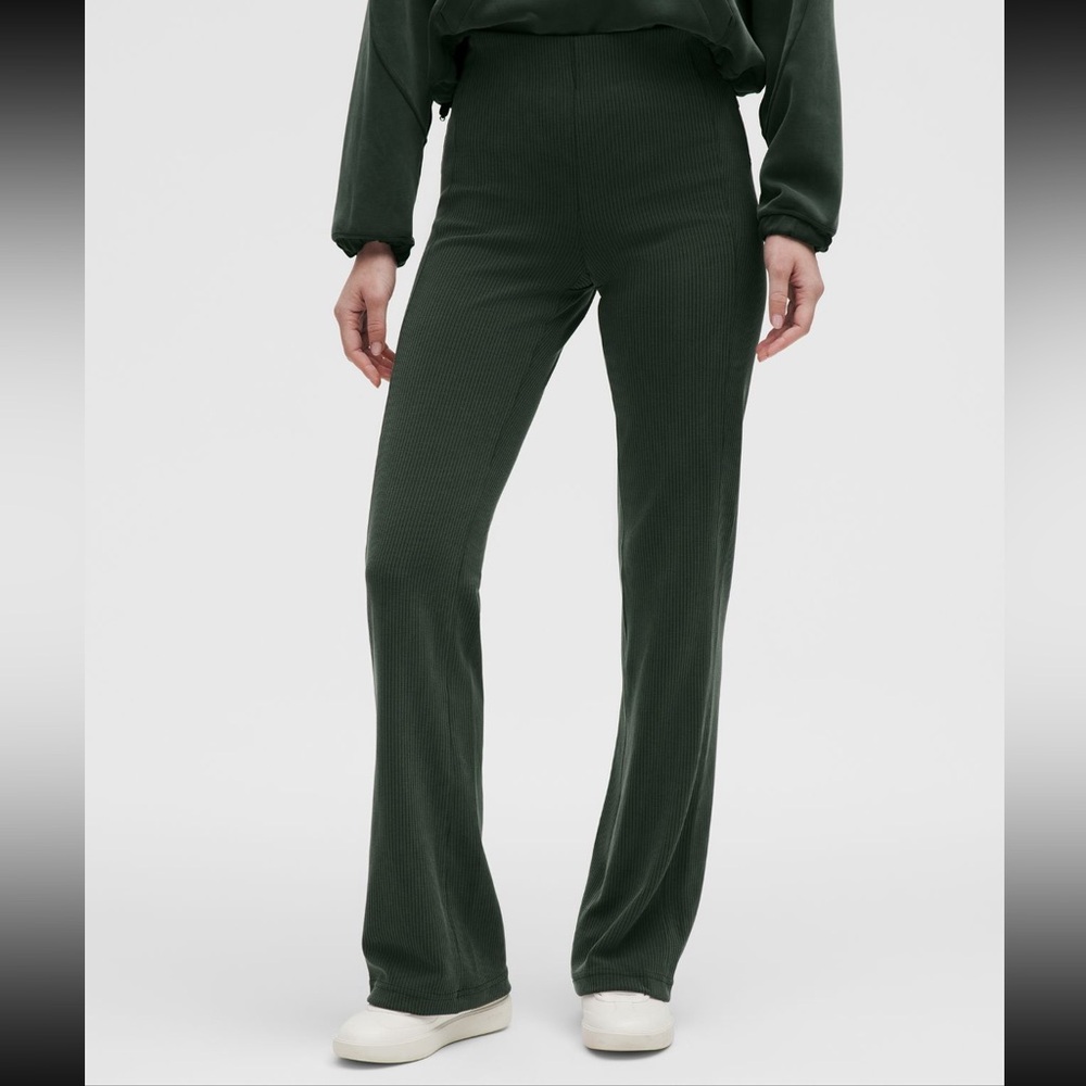 Ribbed Softstreme Flared Pant